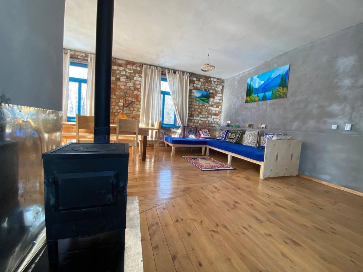 Darya Hostel Jyrgalan Eksteriør bilde